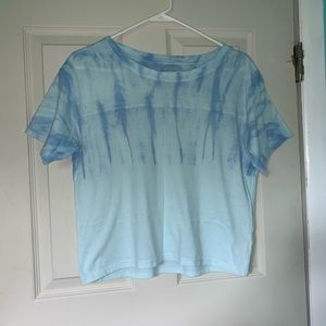 Blue crop top t-shirt